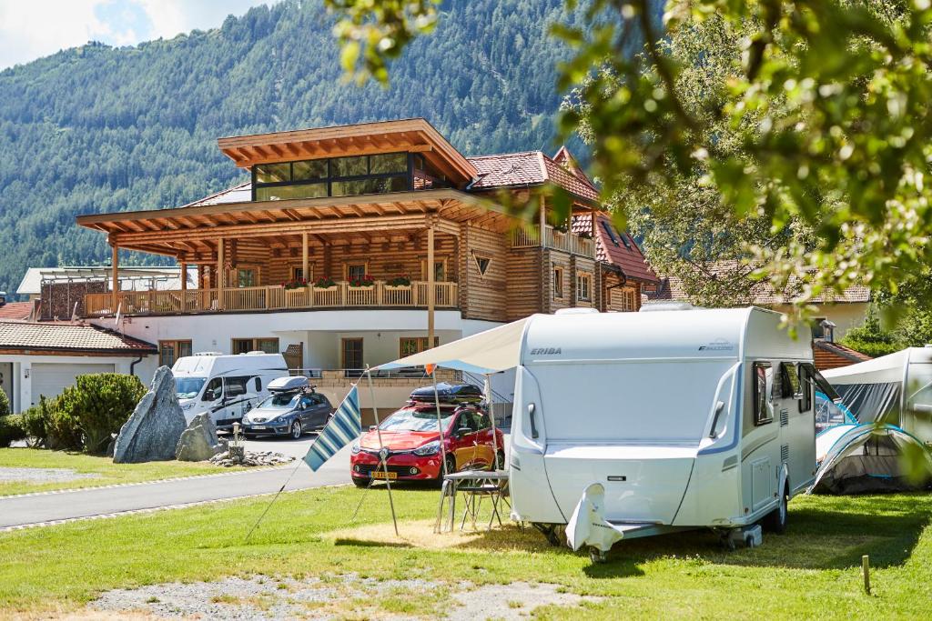 Camping Dreilandereck Blockhutten & Apartments 전경