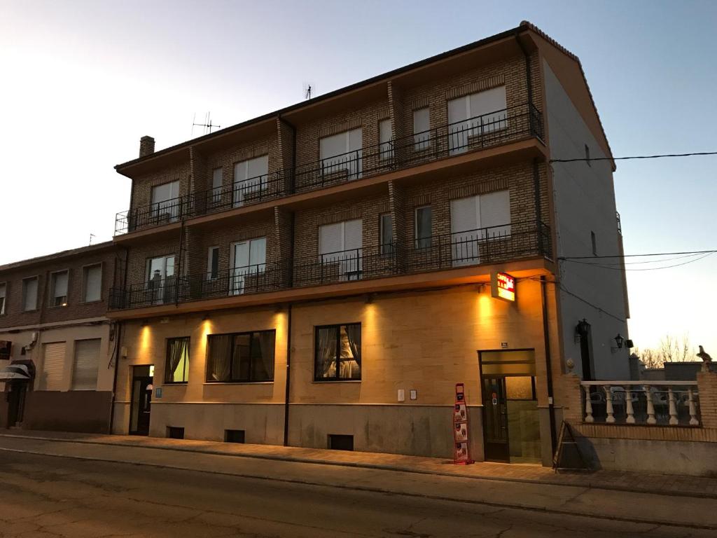 Hostal Juli — Hotel in Astorga