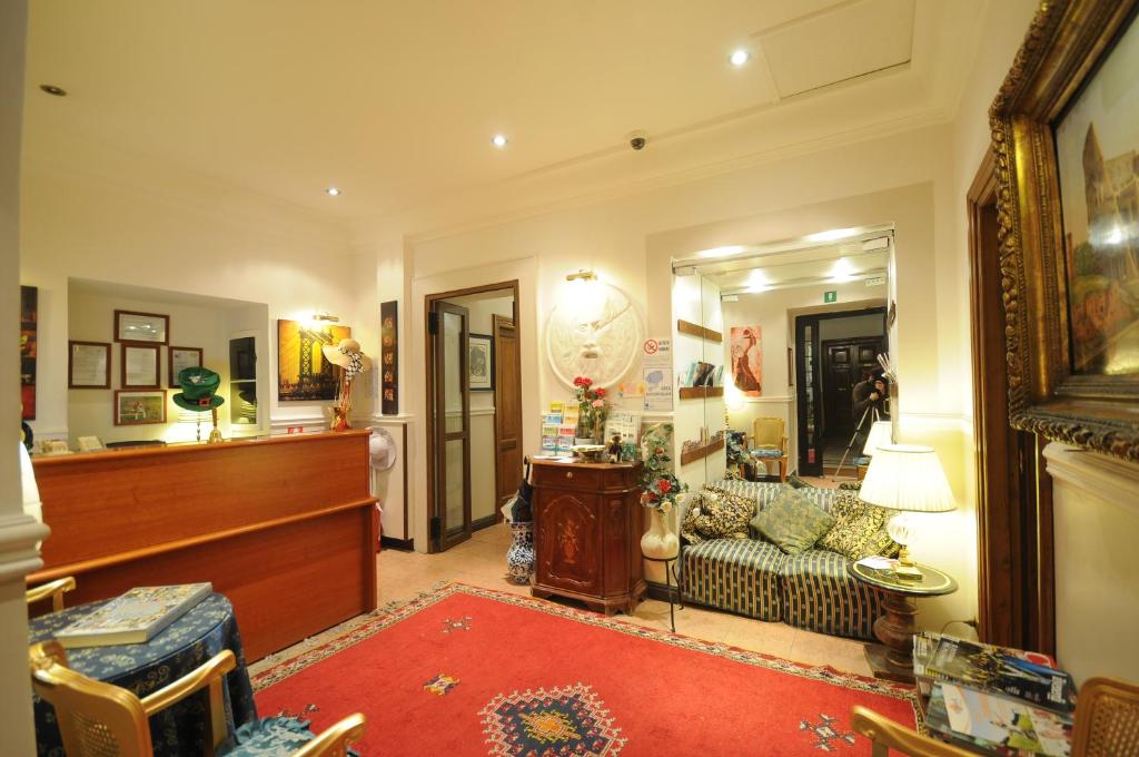 Hotel Sweet Home photo
