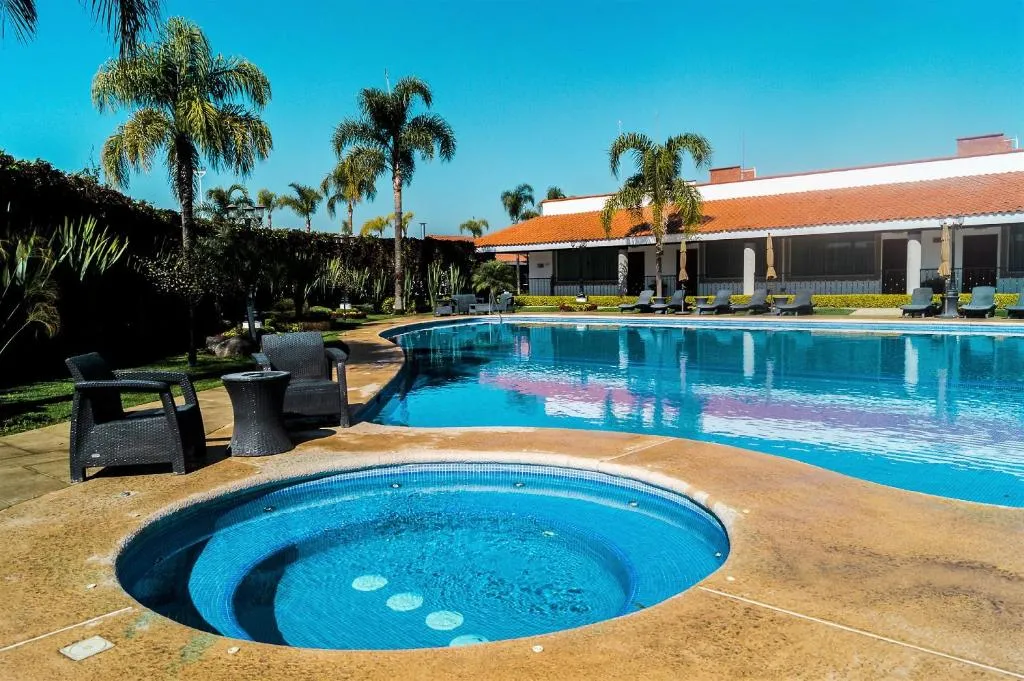Hotel Ecce Inn & Spa, hotel in Silao