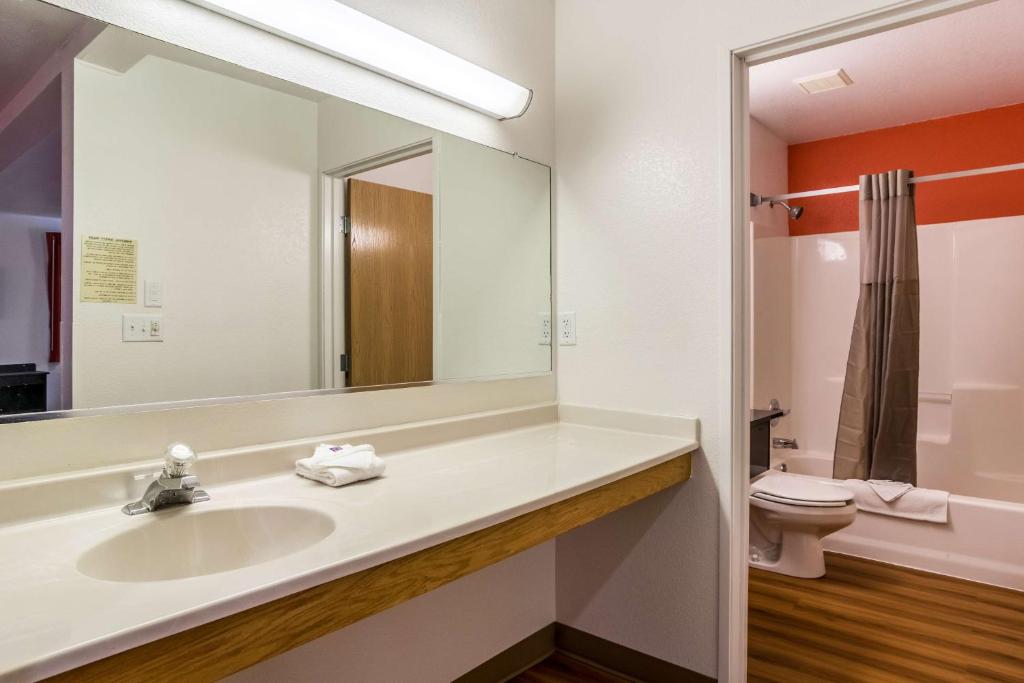 Motel 6-Barkeyville, PA photo