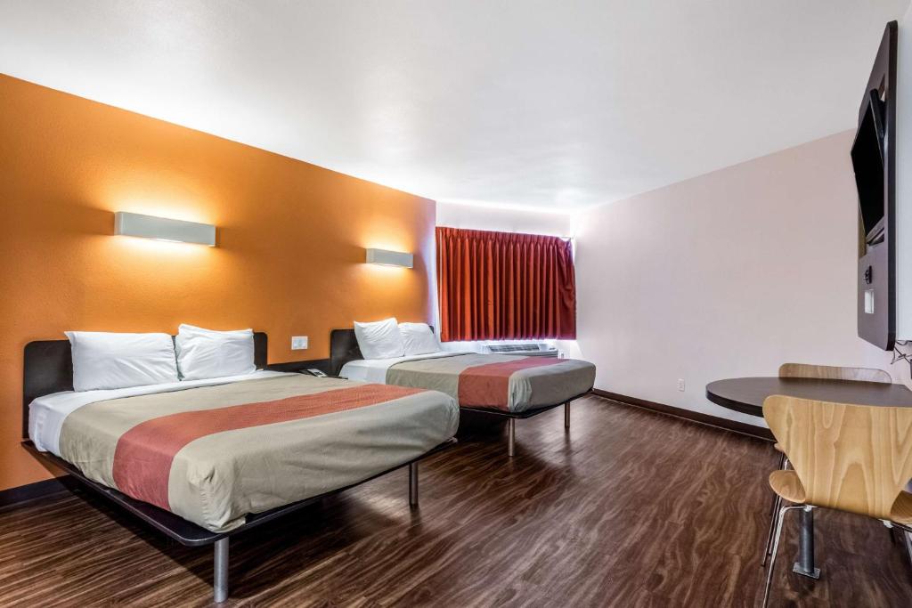 Motel 6-Oceanside, CA, Marina photo