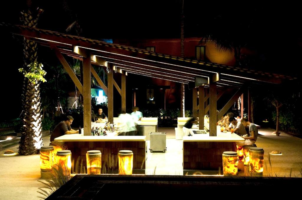 Bar/lounge