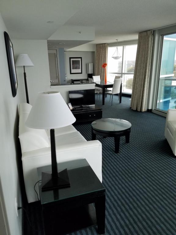 Two-Bedroom Suite with Two King Beds - Ocean Front