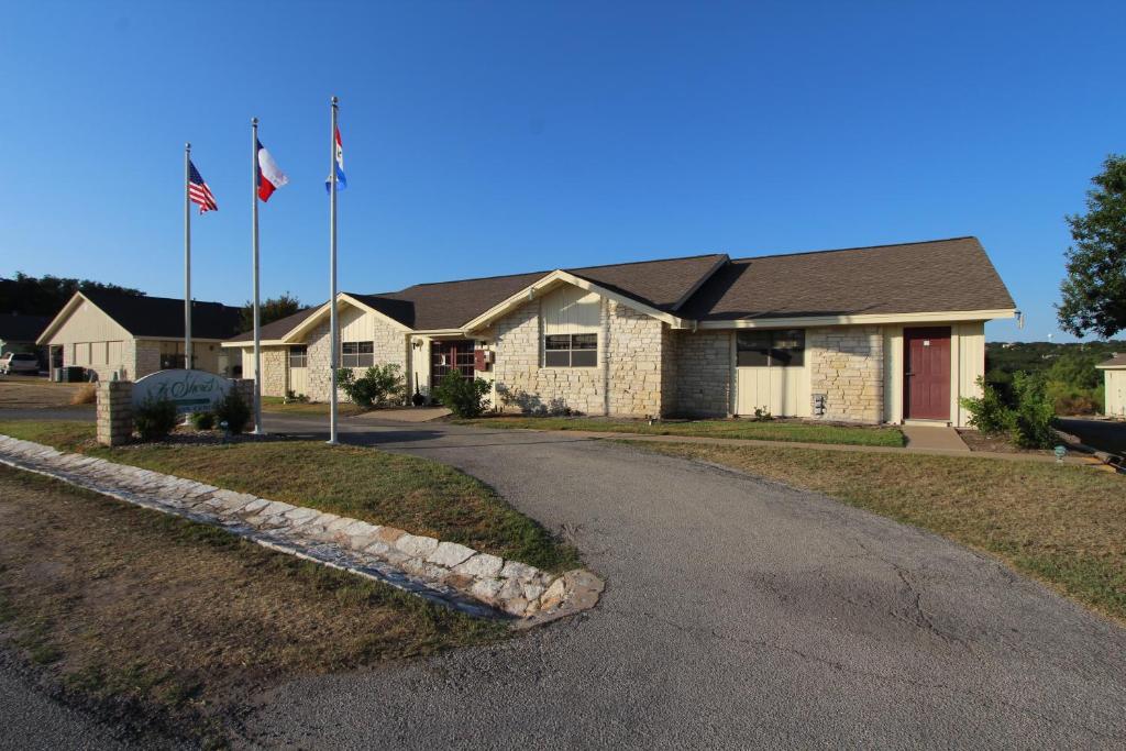 Vacation Villages at Lake Travis by VRI Resort photo