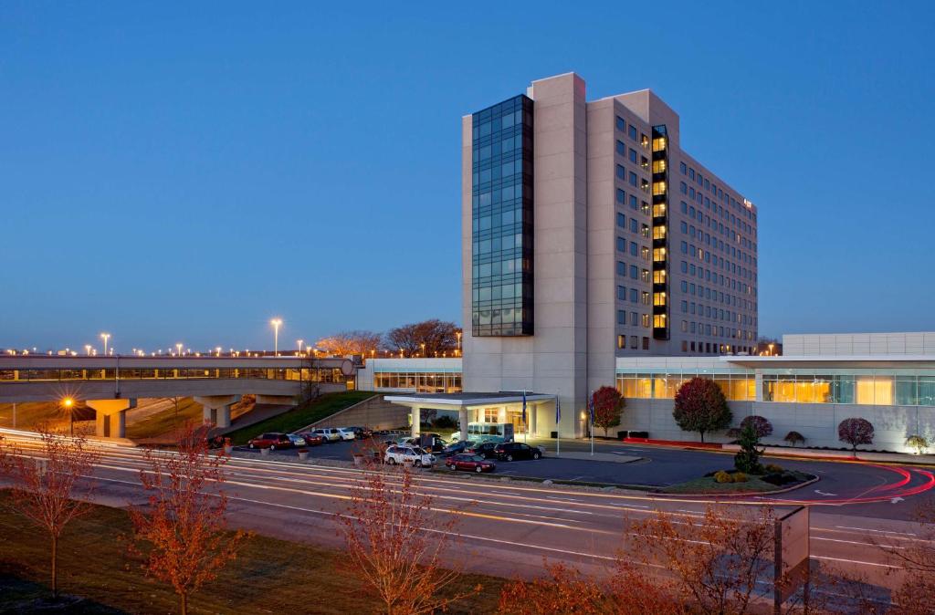 Hyatt Regency Pittsburgh Intl Airport photo