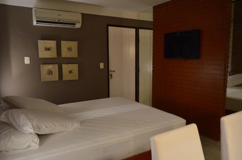Status Motel photo