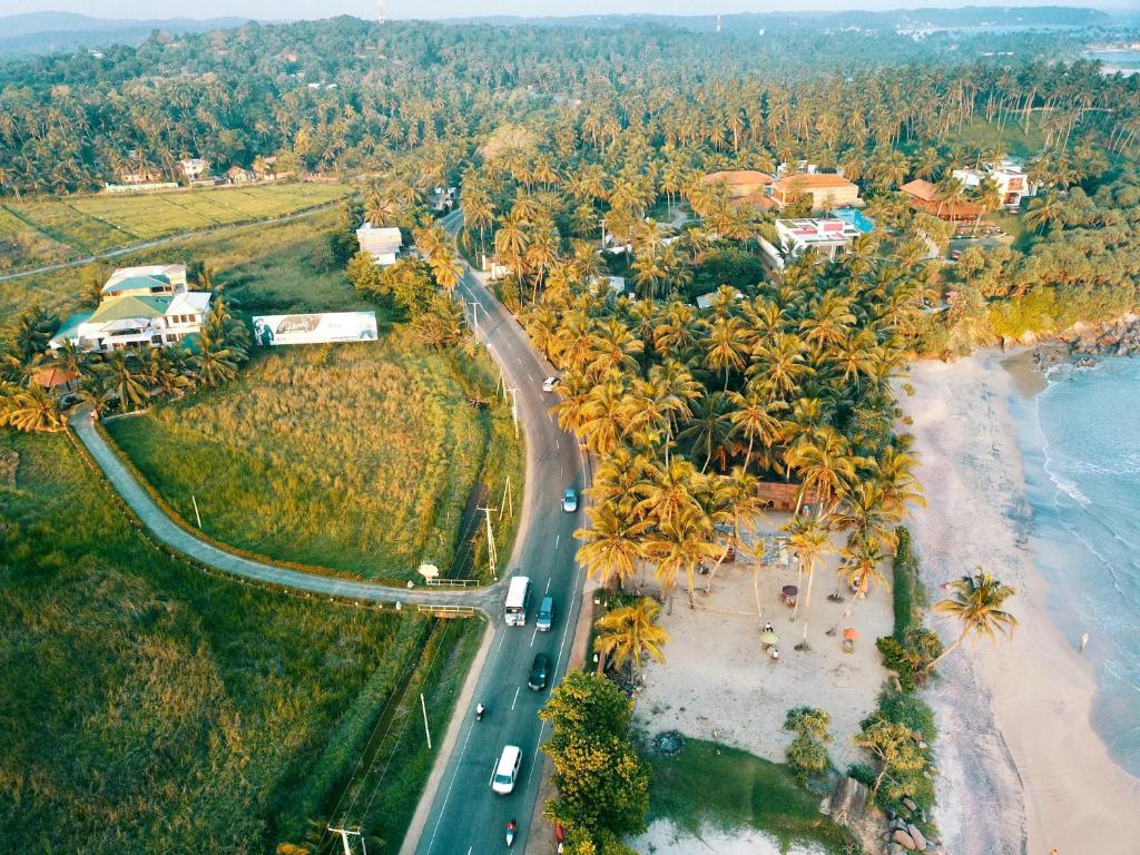 Island House, Dikwella