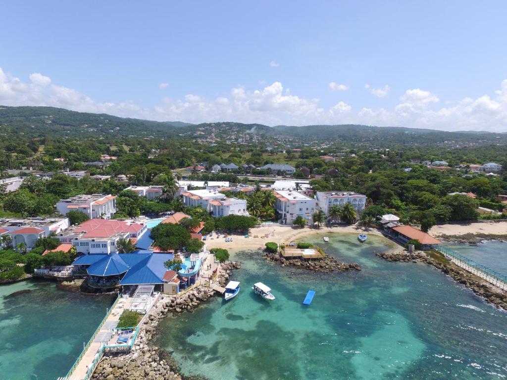 Franklyn D. Resort & Spa — Attractions in the area in Runaway Bay