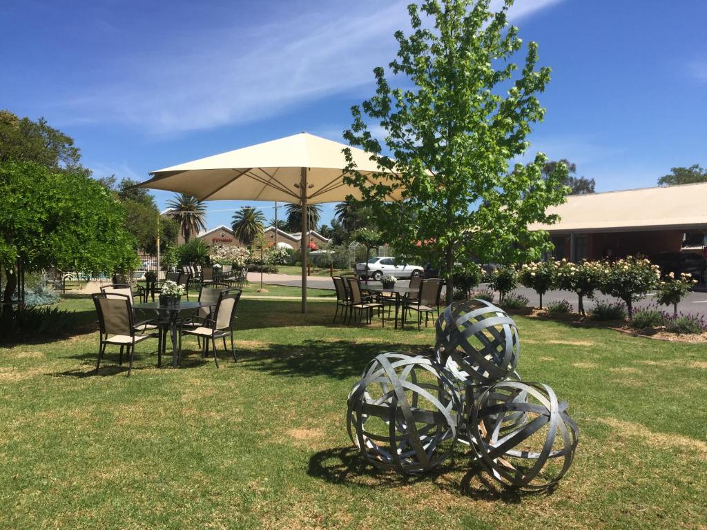 Wine Village Motor Inn photo