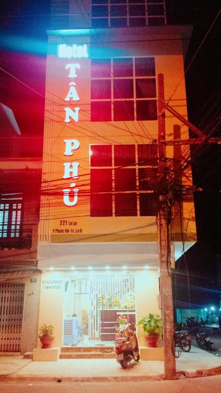 Hotel Tân Phú