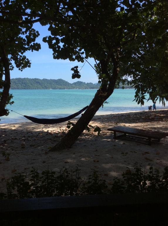 Payam Cabana, Ko Phayam