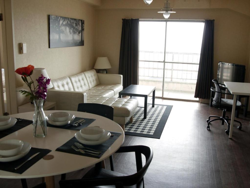 ห้องส่วนกลางสำหรับนั่งเล่น/ดูทีวี