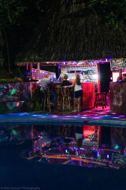 Bar/ Salón