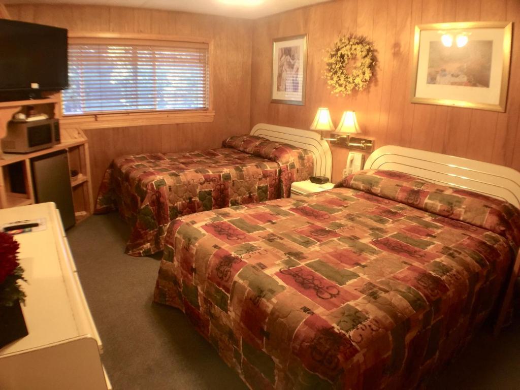 Giant Oaks Lodge photo