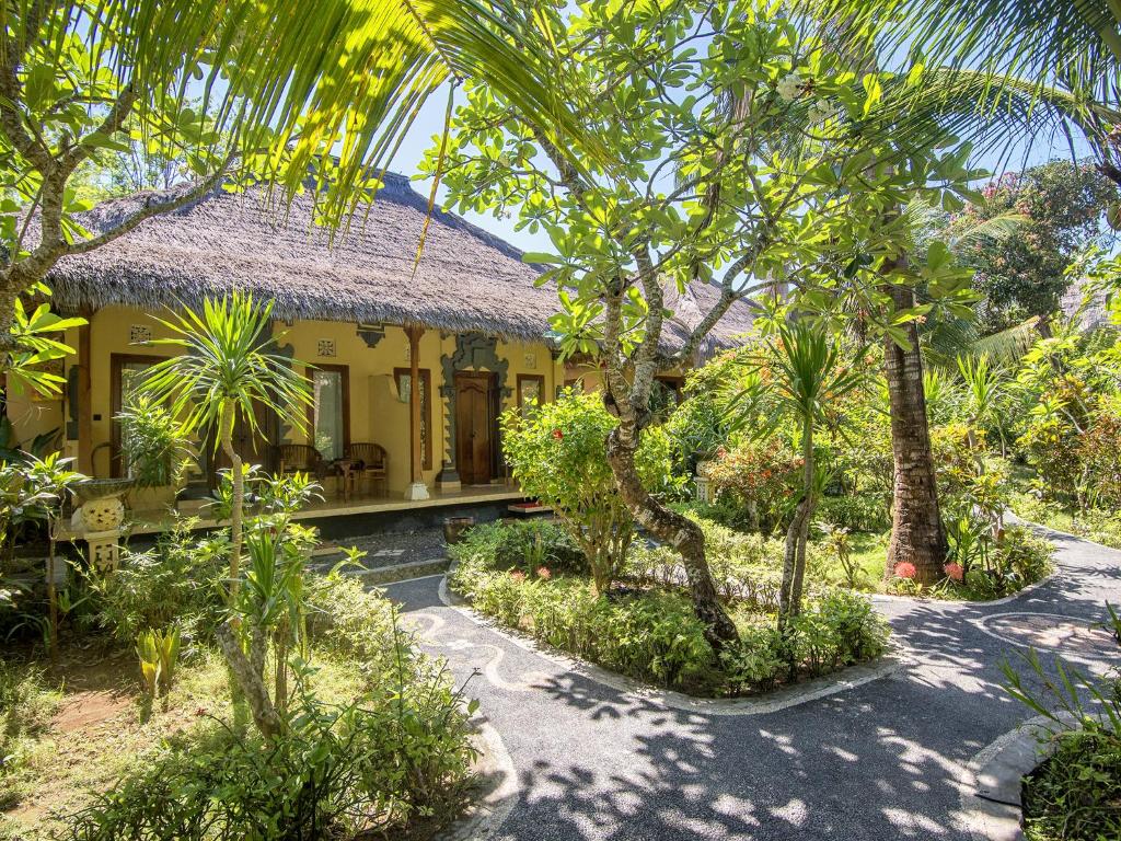 マッシュルーム ビーチ バンガロー (Mushroom Beach Bungalow)