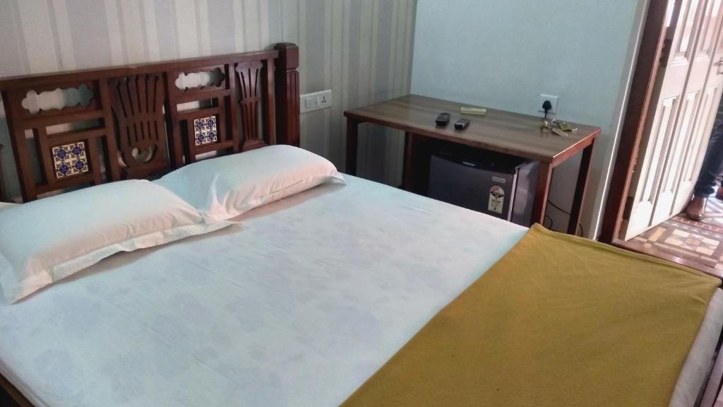 Mumbai Carlton Hotel - Behind Taj Mahal Palace Colaba Mumbai Additional