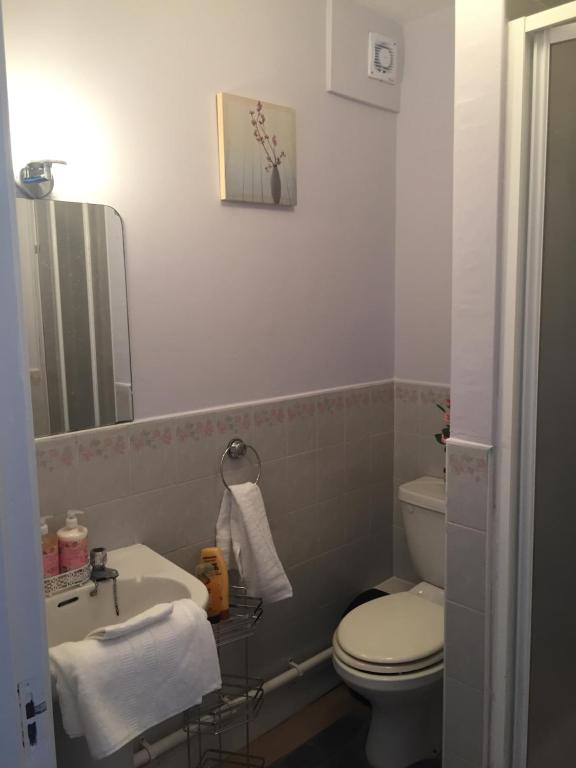 Spanish Arch City Centre Duplex Apartment Galway From 109 Save Double Room With Private Bathroom
