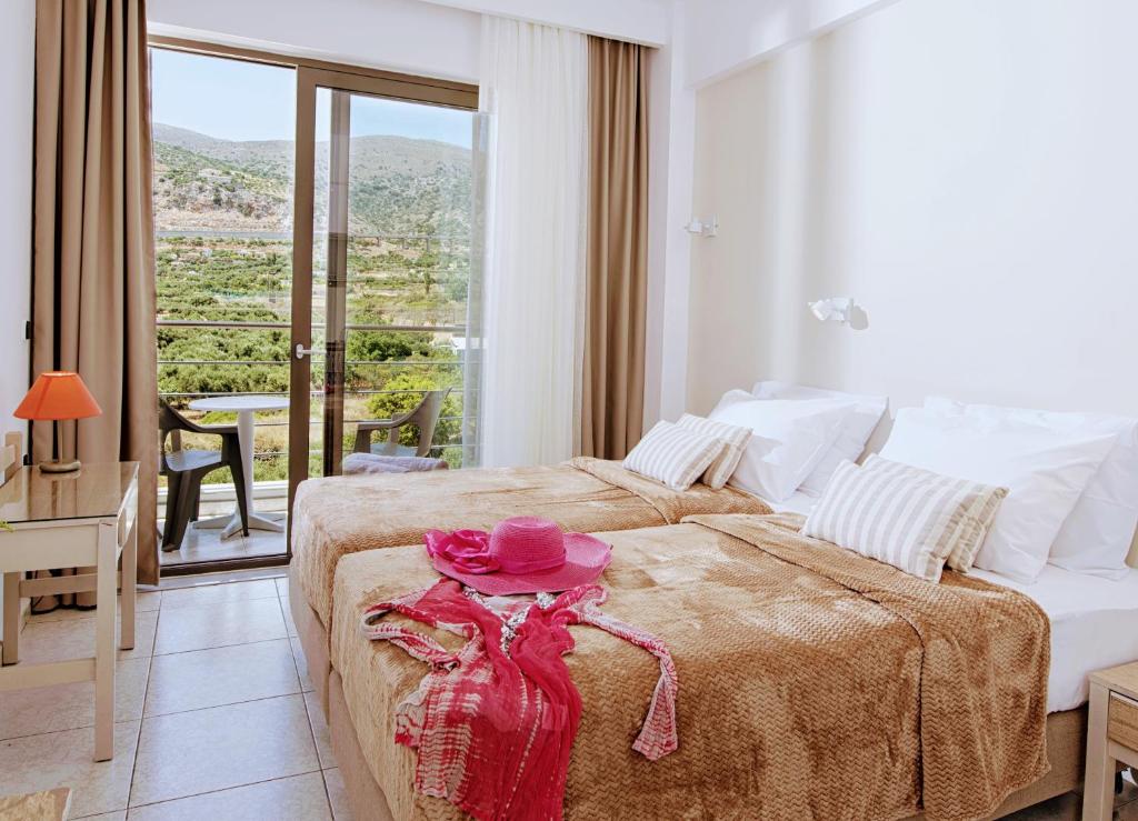 Hermes Hotel — Hotel rooms in Malia