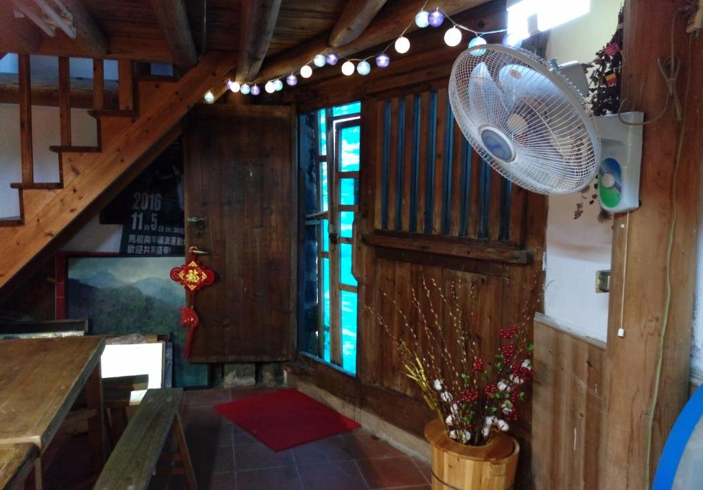 Shared lounge/TV area