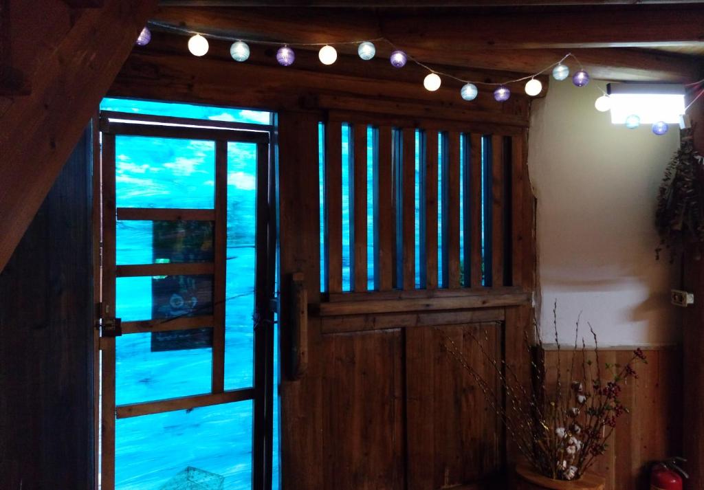 Shared lounge/TV area