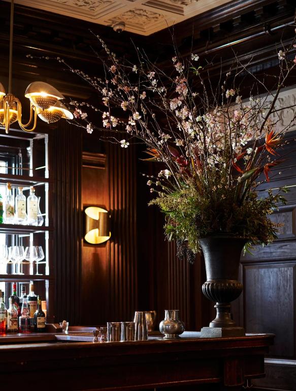 Bar/lounge