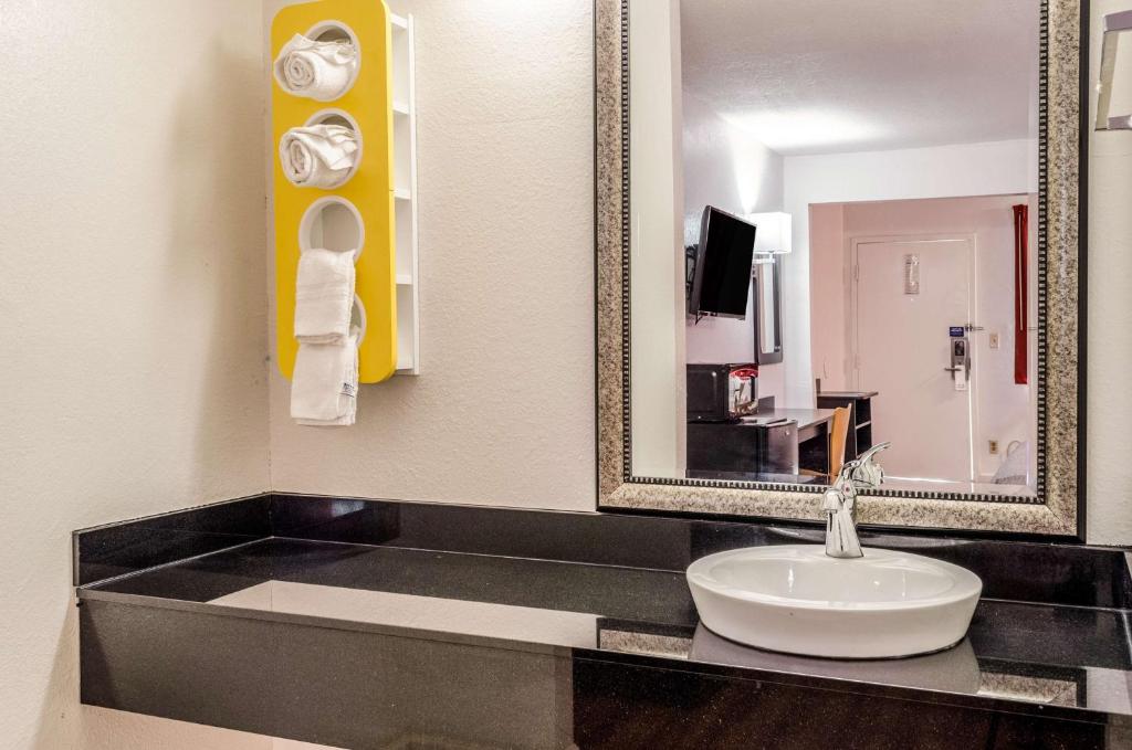 Motel 6-Saraland, AL photo