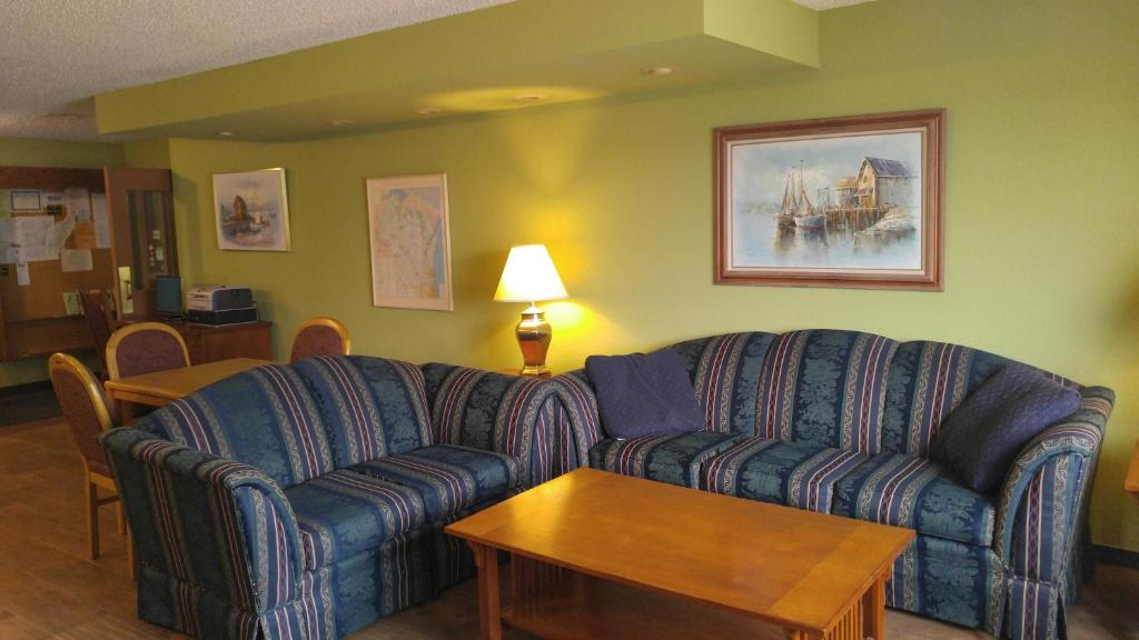 Harbor Lights Lodge photo
