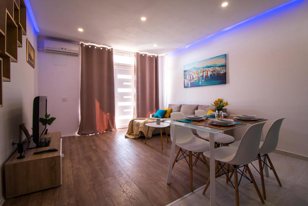 Blue Sun Apartments 전경