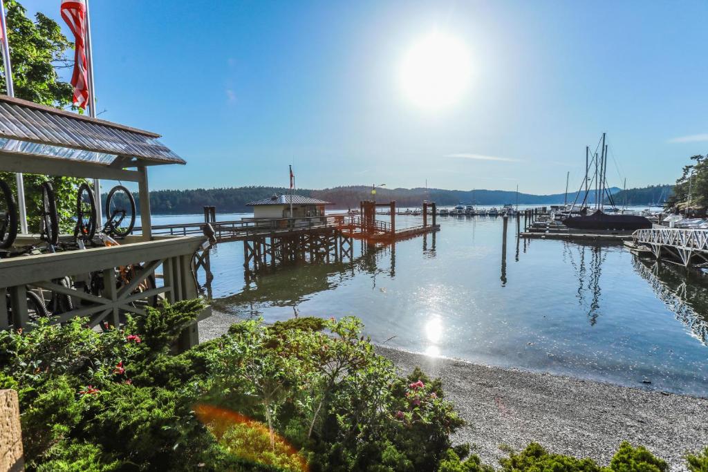 Poets Cove Resort & Spa photo