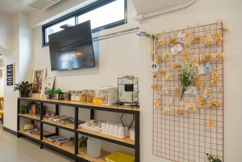 Shared lounge/TV area