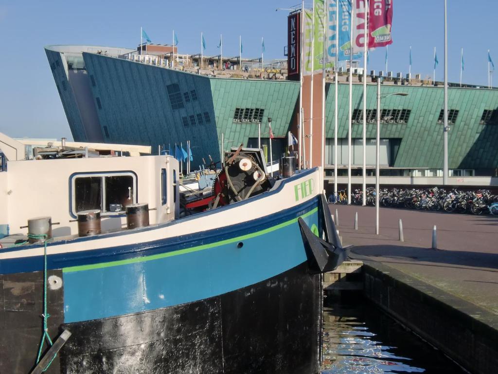 Hotelboat Fiep — Hotel in Amsterdam