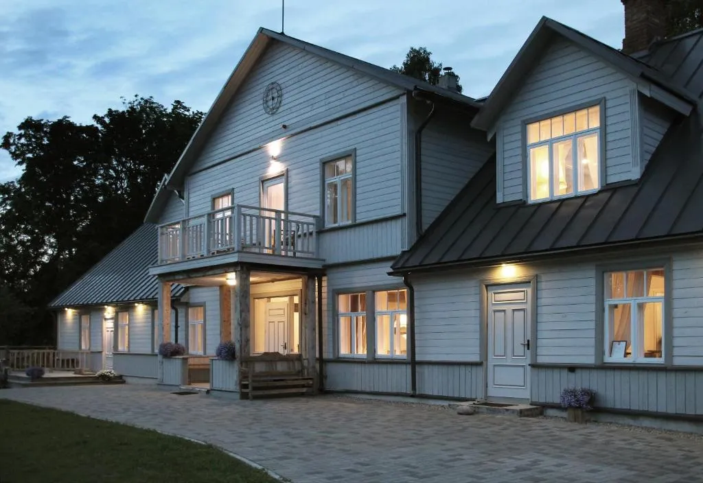 Meke, Hotel in Mustkalni