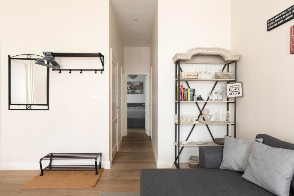 Cozy & Bright Apartment photo