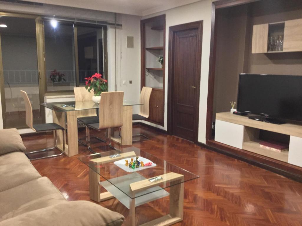 Apartamentos Azafranal-PARKING GRATIS- - 5