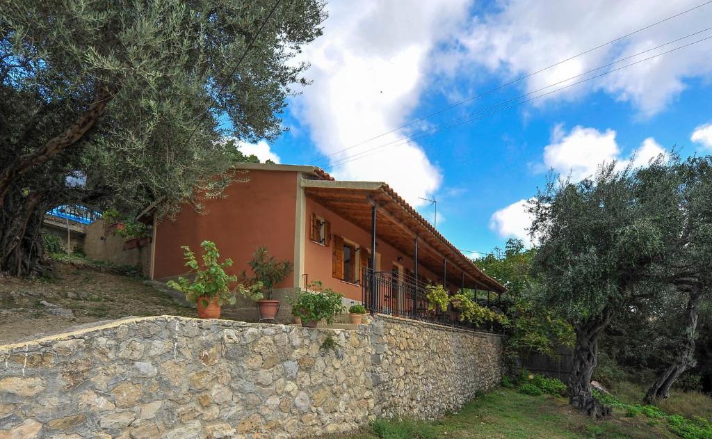 Pieros Studios Alipa — Hotel in Corfu Island