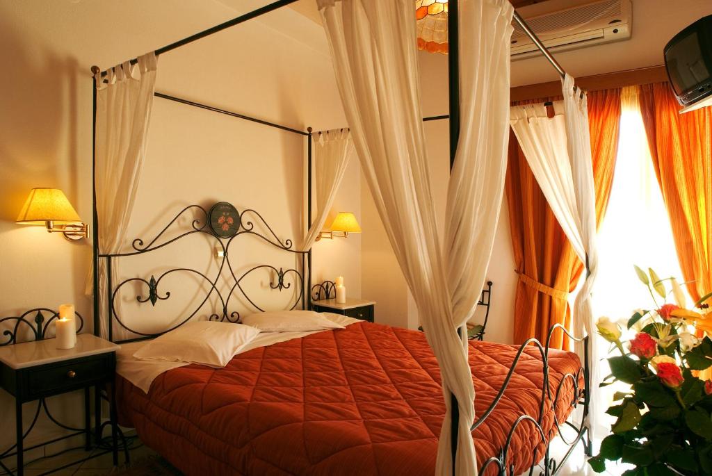 Double or Twin Room with Gorge View