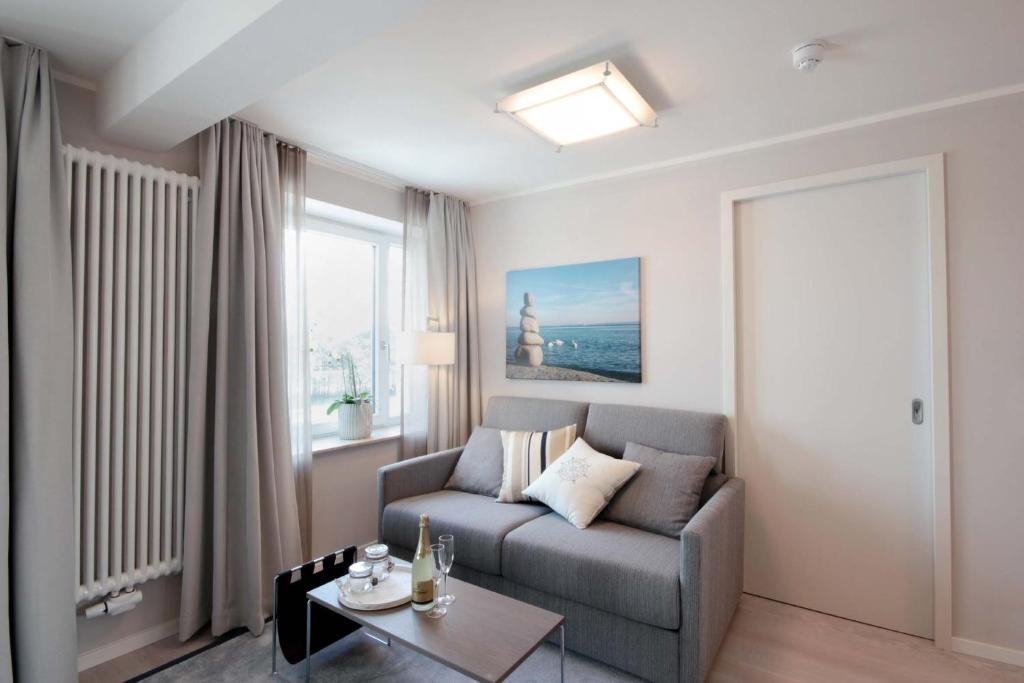 Two-Bedroom Apartment 104RB402