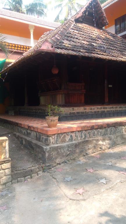 Thriphala Ayurveda Yogashram — Hotel in Kovalam