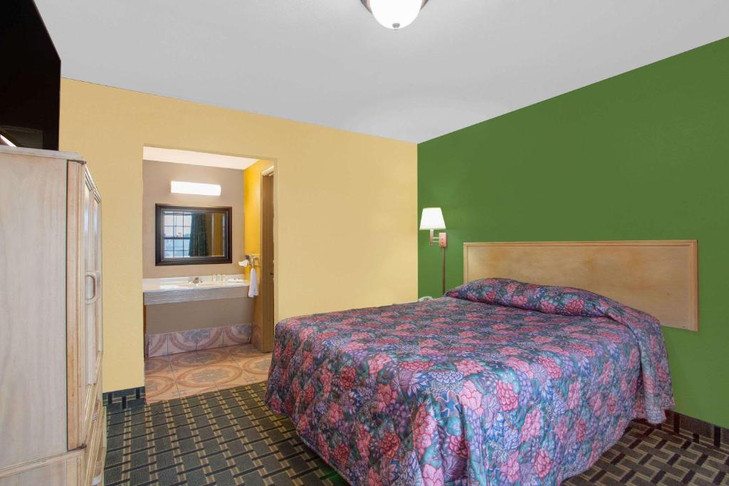 Knights Inn Wildersville Photo 9