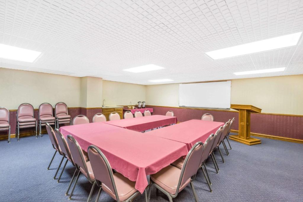 Knights Inn  South Sioux City NE photo