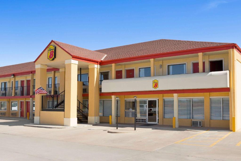 Super 8 by Wyndham Woodward, Woodward