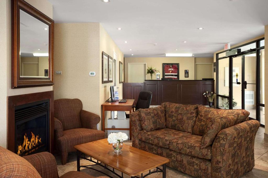 Travelodge by Wyndham Trenton photo