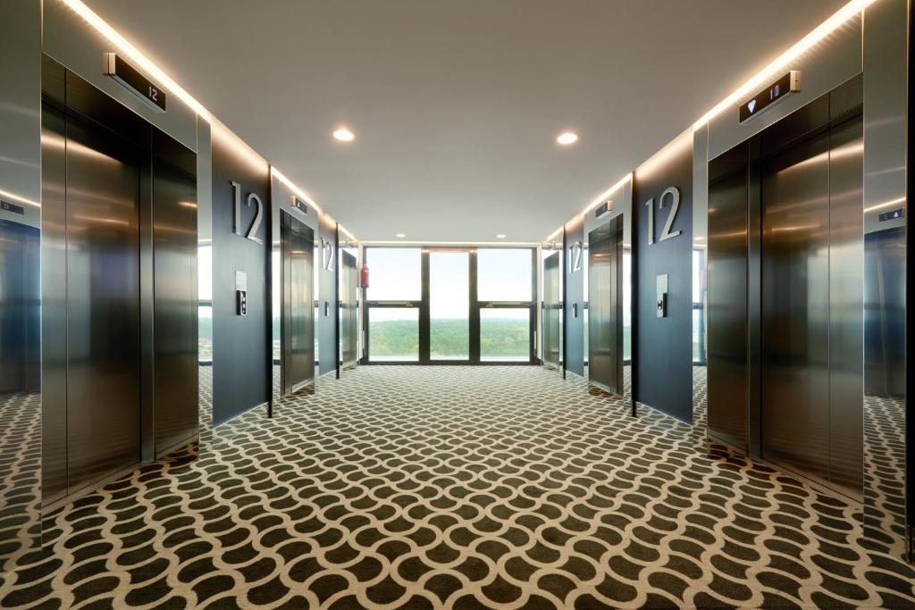 フロント・ロビー