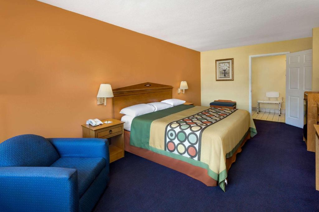 Super 8 By Wyndham Breaux Bridge photo