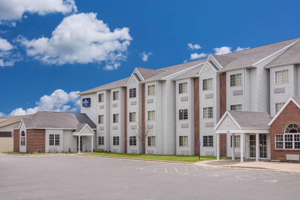 Microtel Inn and Suites by Wyndham Appleton, Appleton
