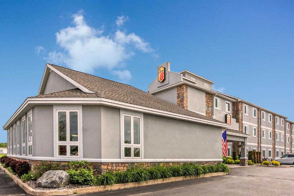 Super 8 by Wyndham Sault Ste. Marie, Sault Ste. Marie