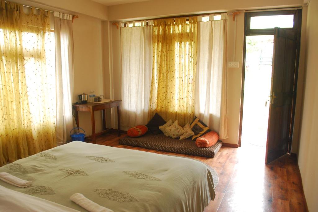 Roots Shoots & Beds photo