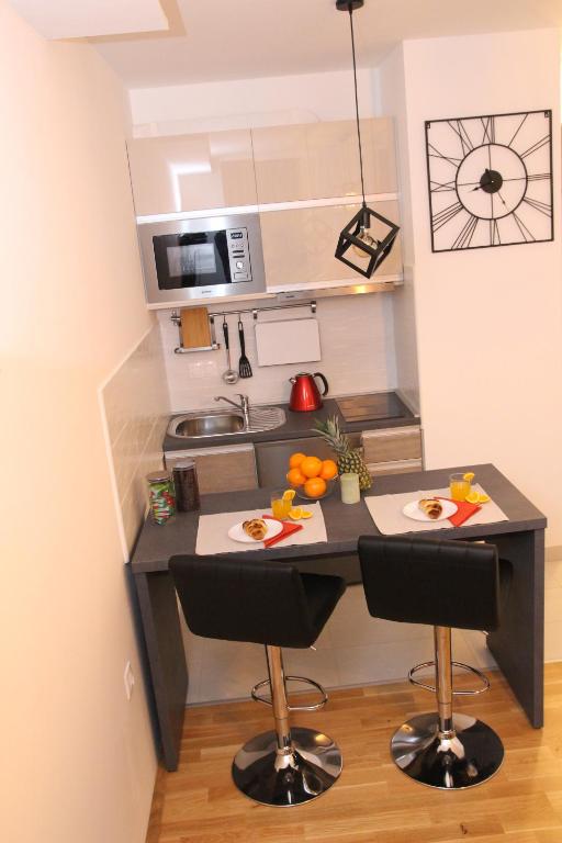 Top Center Entire apartment (Osijek) Deals, Photos & Reviews