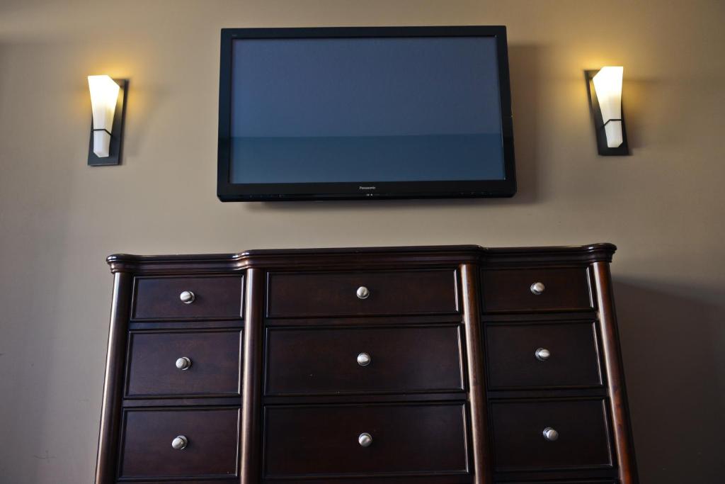121 Steakhouse & Motel photo